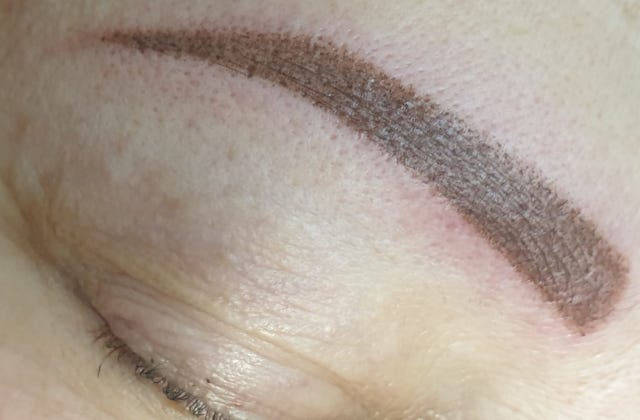 Čtvrtá ukázka pudrového permanentního makeupu obočí po aplikaci